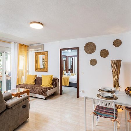 Blonzu Tailandia Apartment Torremolinos Bagian luar foto
