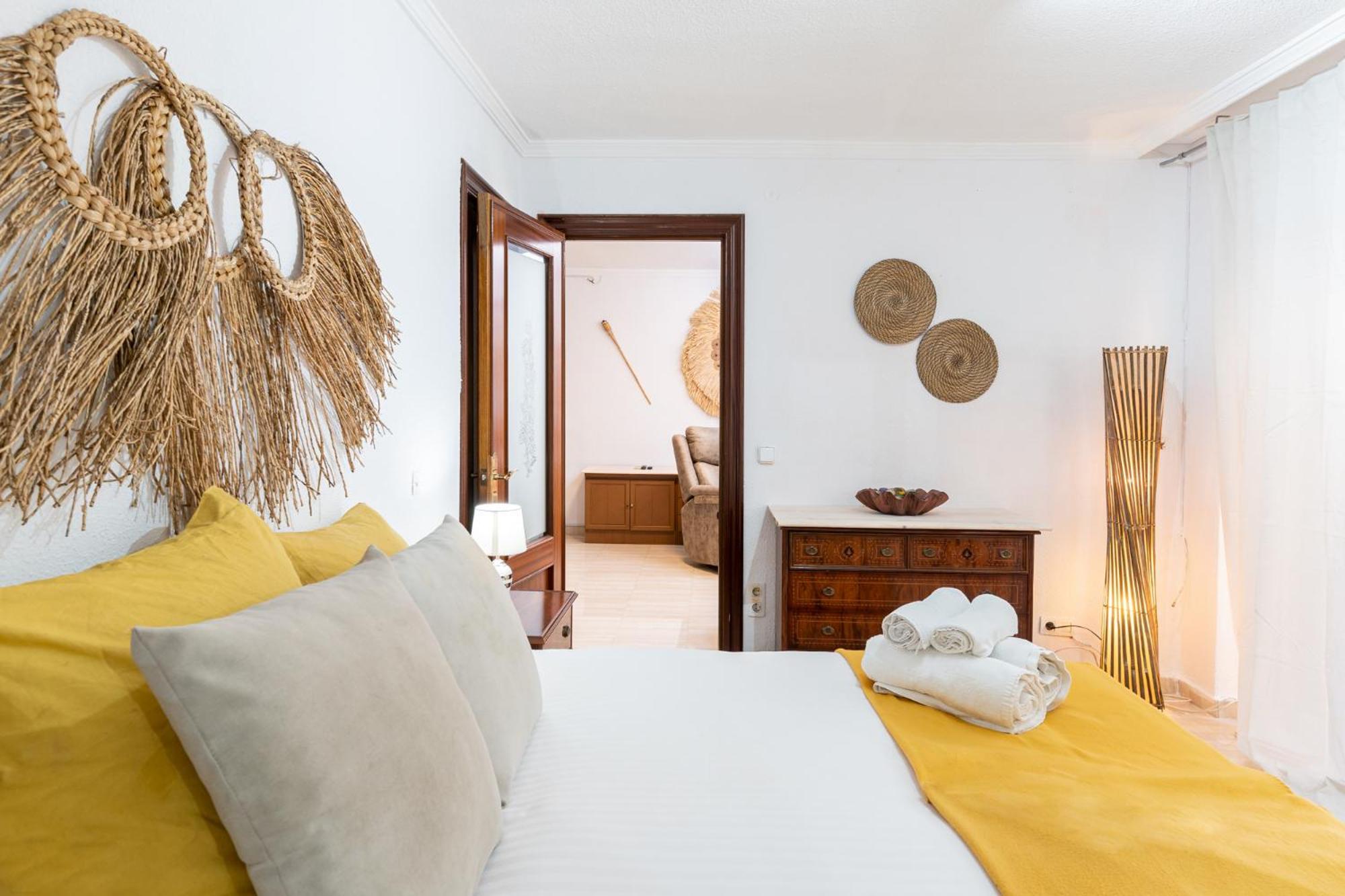 Blonzu Tailandia Apartment Torremolinos Bagian luar foto