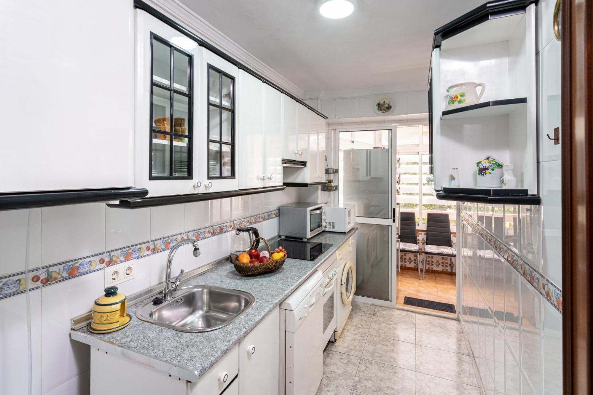 Blonzu Tailandia Apartment Torremolinos Bagian luar foto
